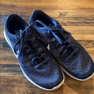 Nike Fury navy blue sz men’s 8.5 euro 42